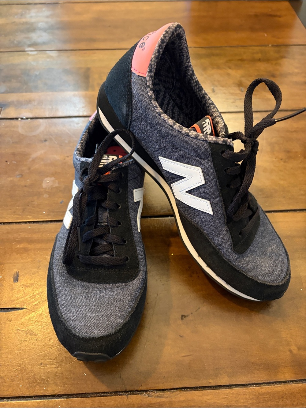 New Balance 410 Women’s Gray and Black Sneakers with Pink Heel Tab